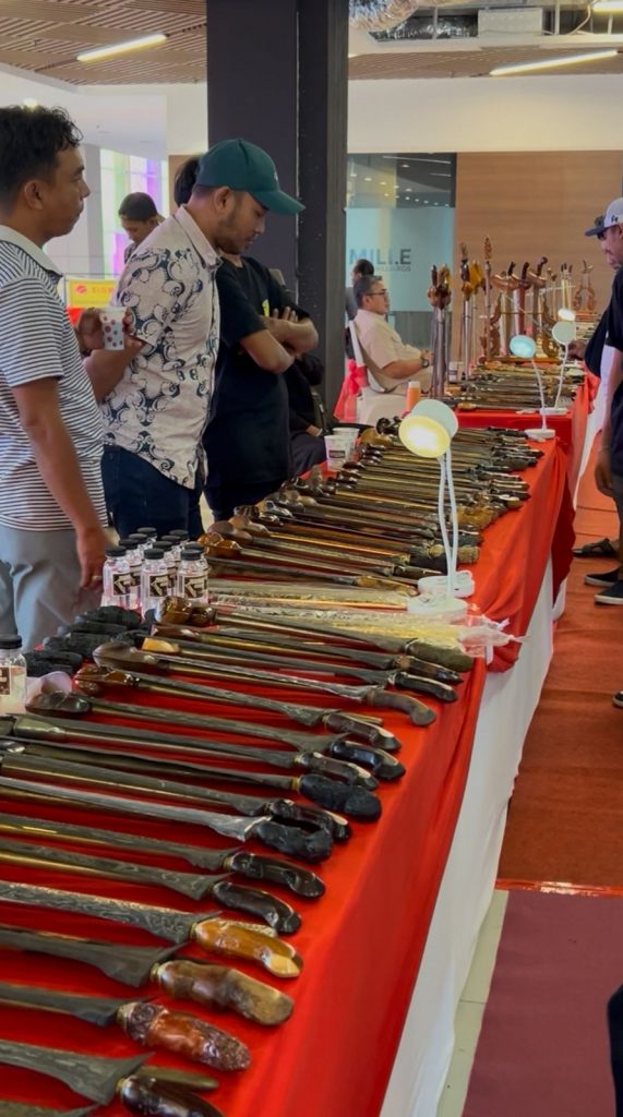 keris